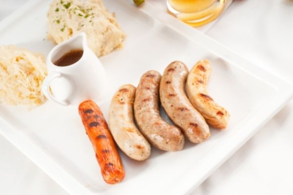 Different varieties of bratwurst and their calories